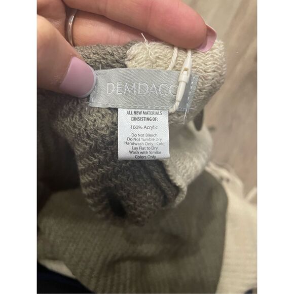 Demdaco Poncho One Size Cream and Gray New - Picture 5 of 5